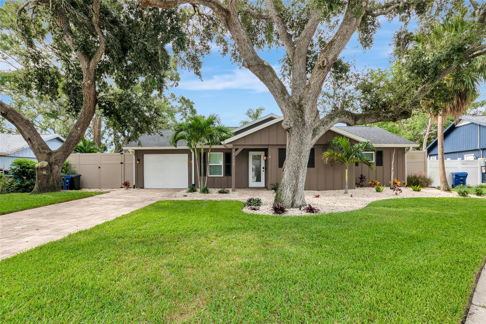 2910 WOODPINE COURT