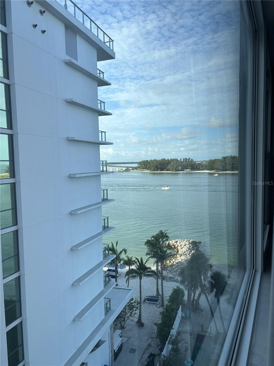 CONTINENTAL TOWERS INC CONDO - Residential Lease