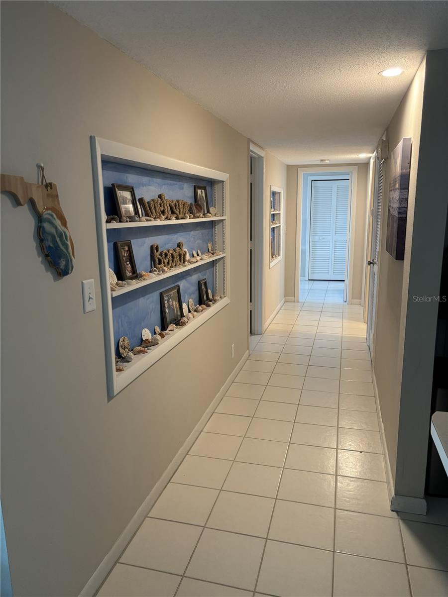 CONTINENTAL TOWERS INC CONDO - Residential Lease