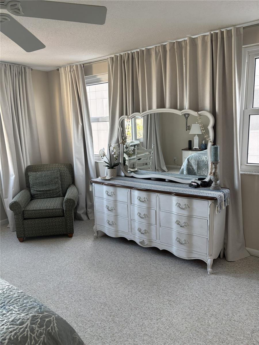 CONTINENTAL TOWERS INC CONDO - Residential Lease