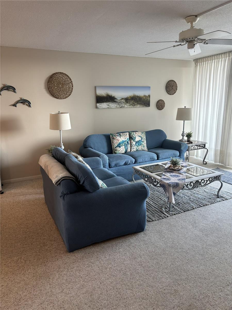 CONTINENTAL TOWERS INC CONDO - Residential Lease