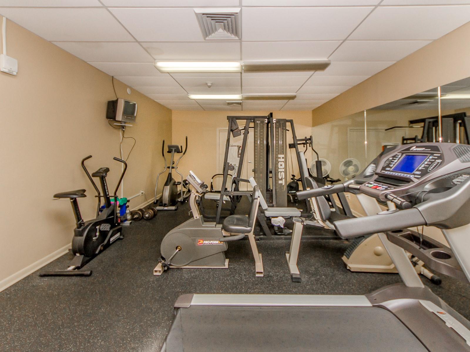 CONTINENTAL TOWERS INC CONDO - Residential Lease