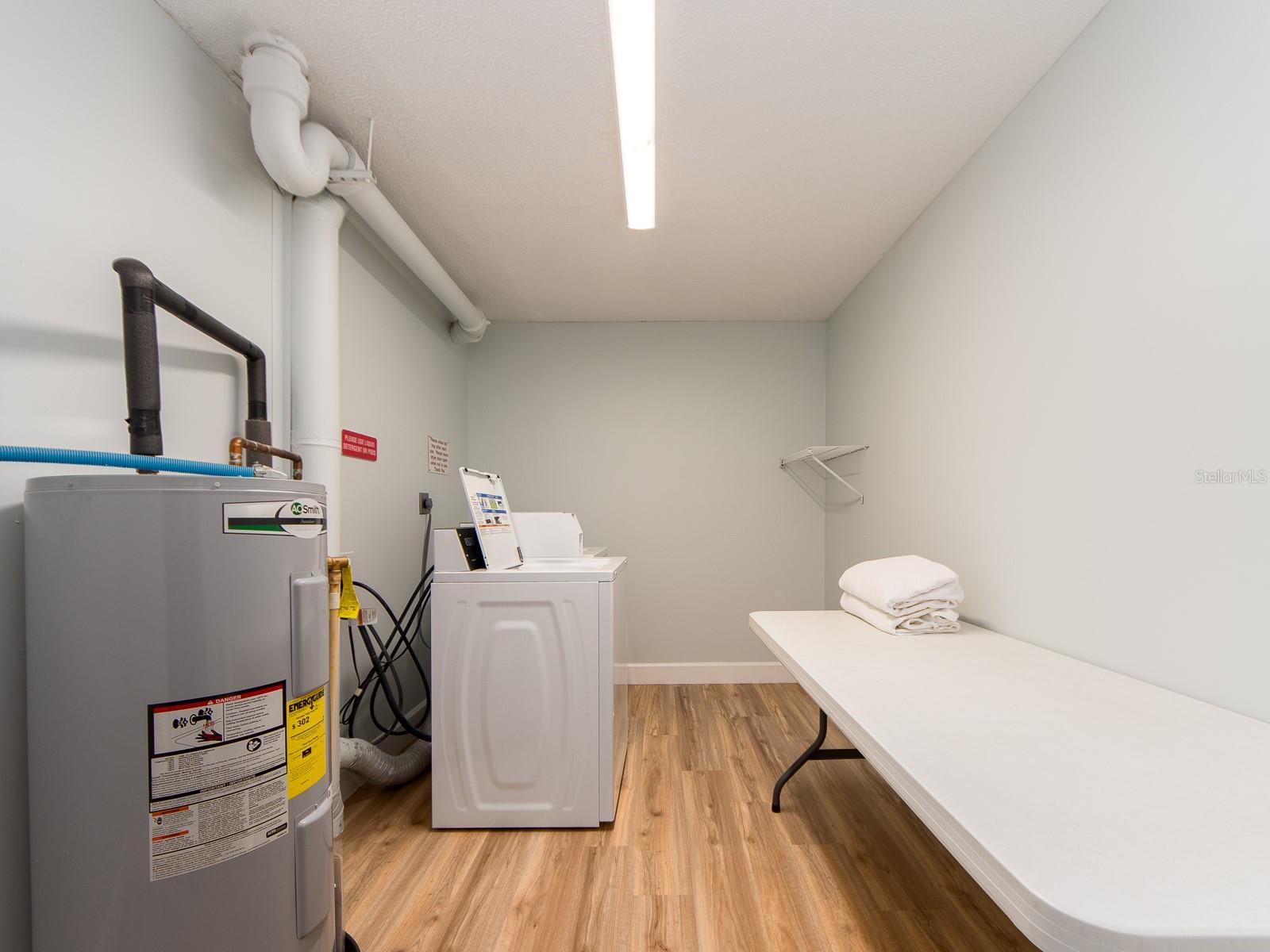 CONTINENTAL TOWERS INC CONDO - Residential Lease