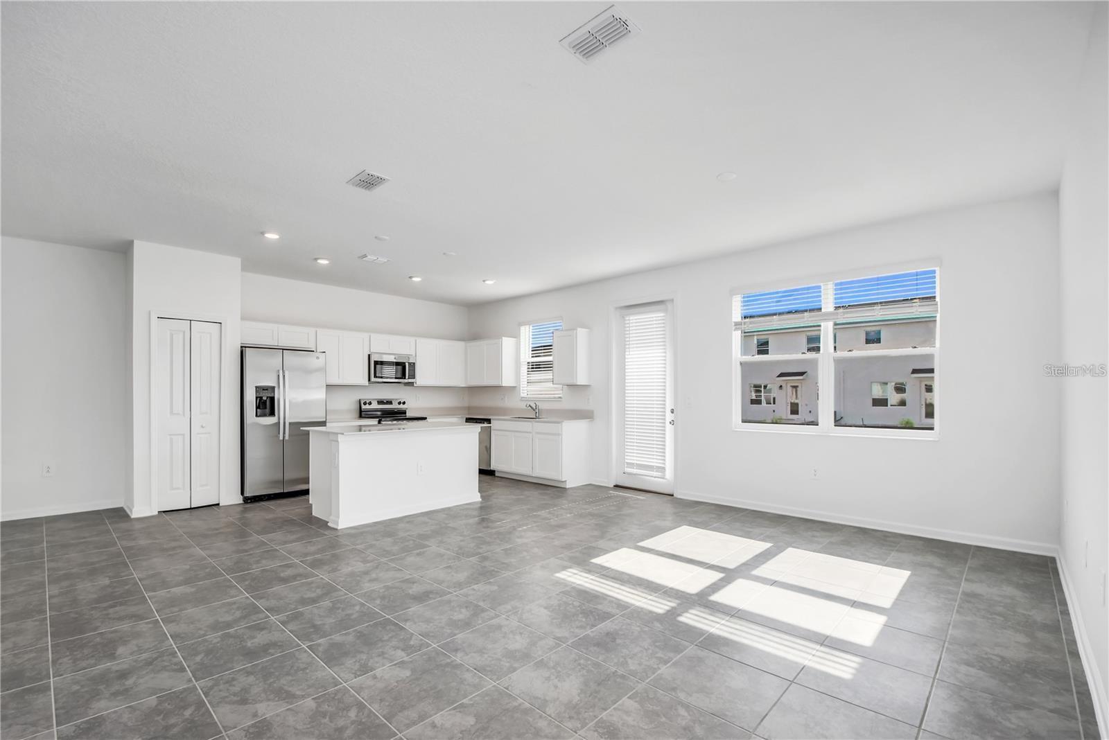 TRACT X - Residential Lease