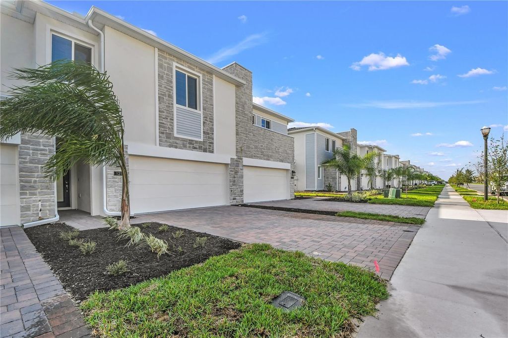 Photo of 121 Bogey Drive, Davenport, FL 33896 (MLS # S5141412)