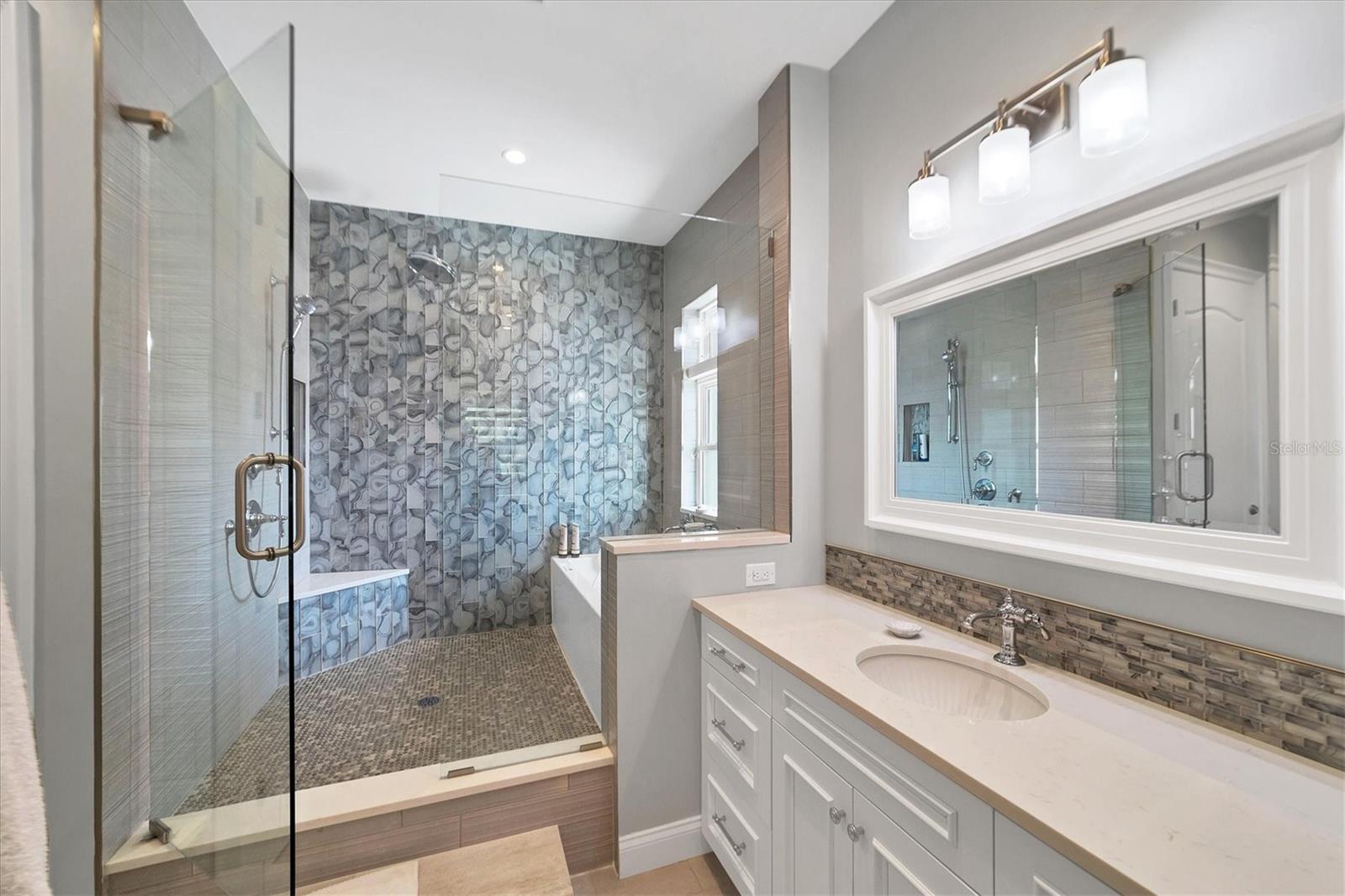 LPLAGE, A CONDO - Residential