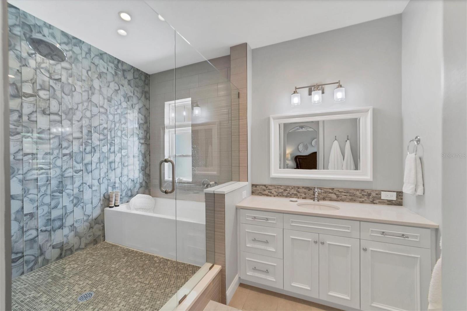 LPLAGE, A CONDO - Residential