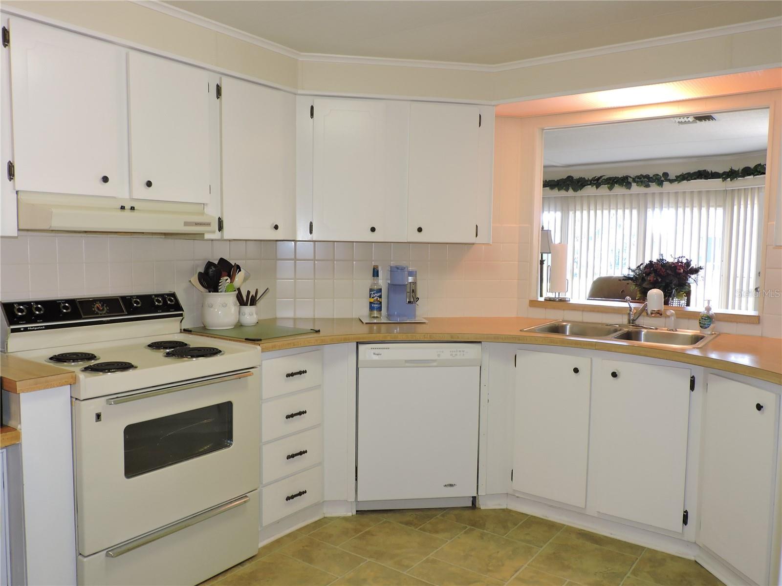 CALOOSA LAKE VILLAGE - Residential