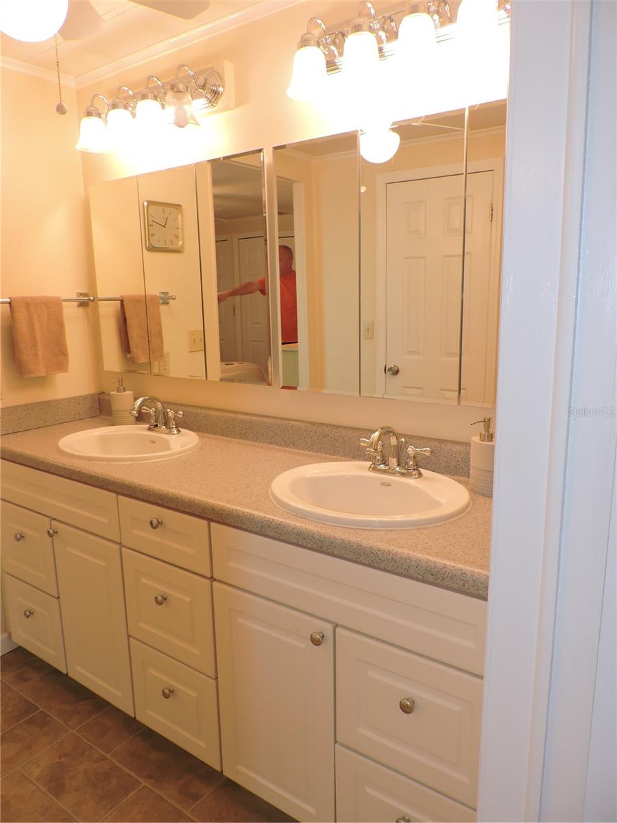 CALOOSA LAKE VILLAGE - Residential