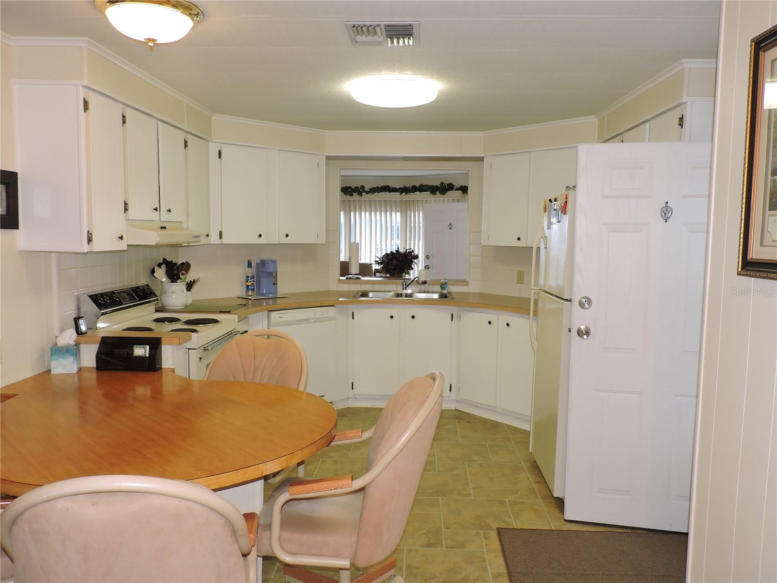 CALOOSA LAKE VILLAGE - Residential