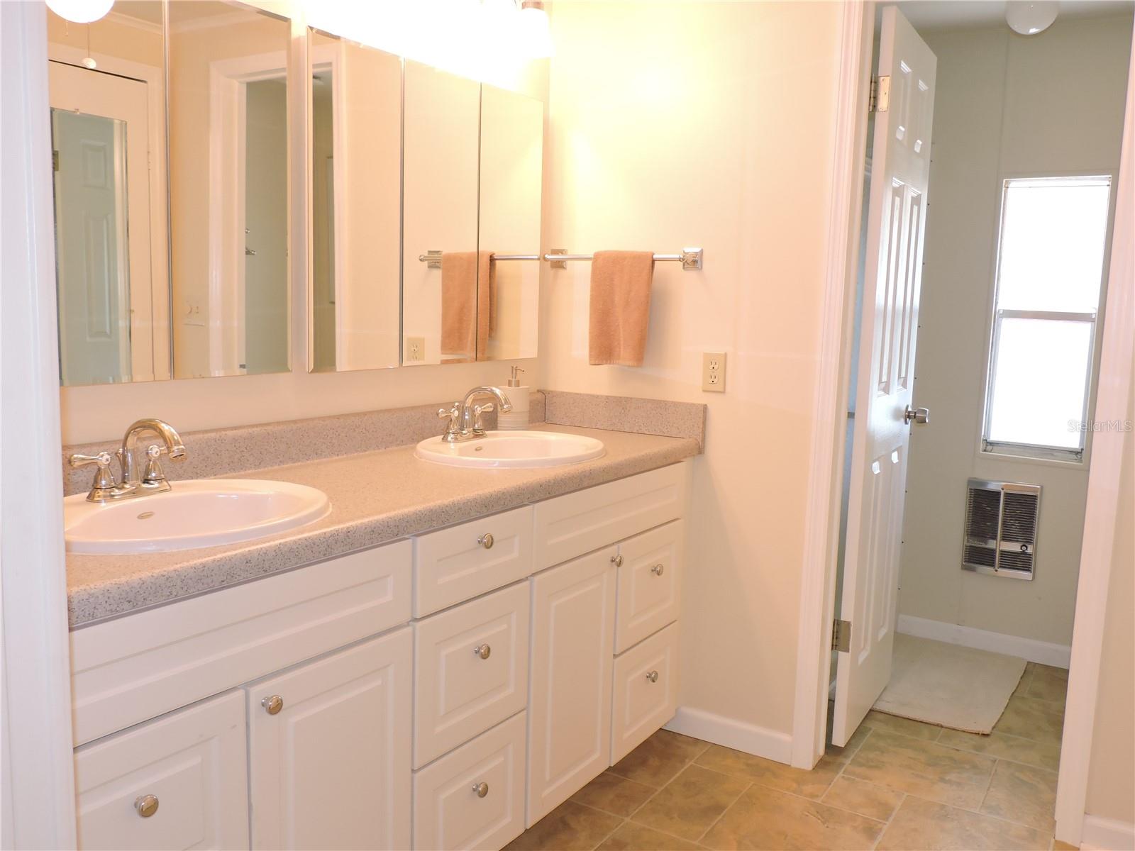 CALOOSA LAKE VILLAGE - Residential