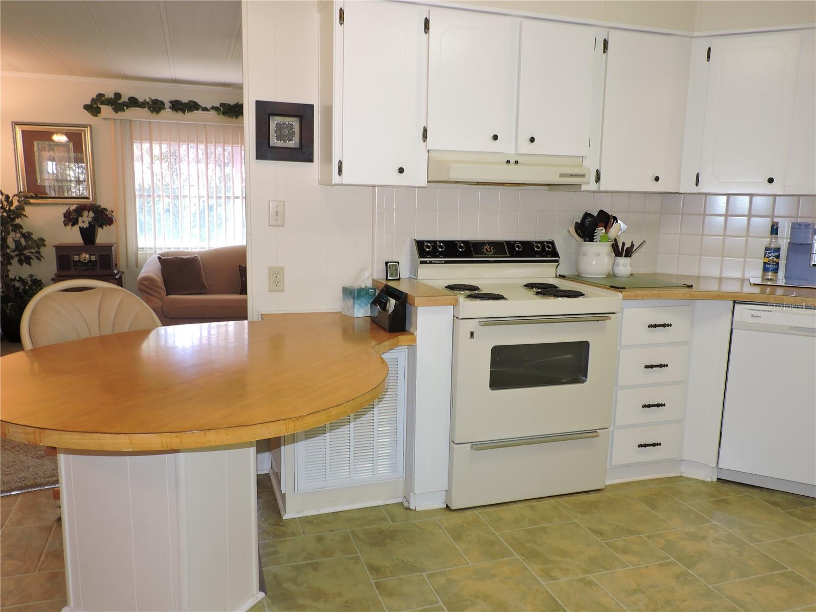 CALOOSA LAKE VILLAGE - Residential