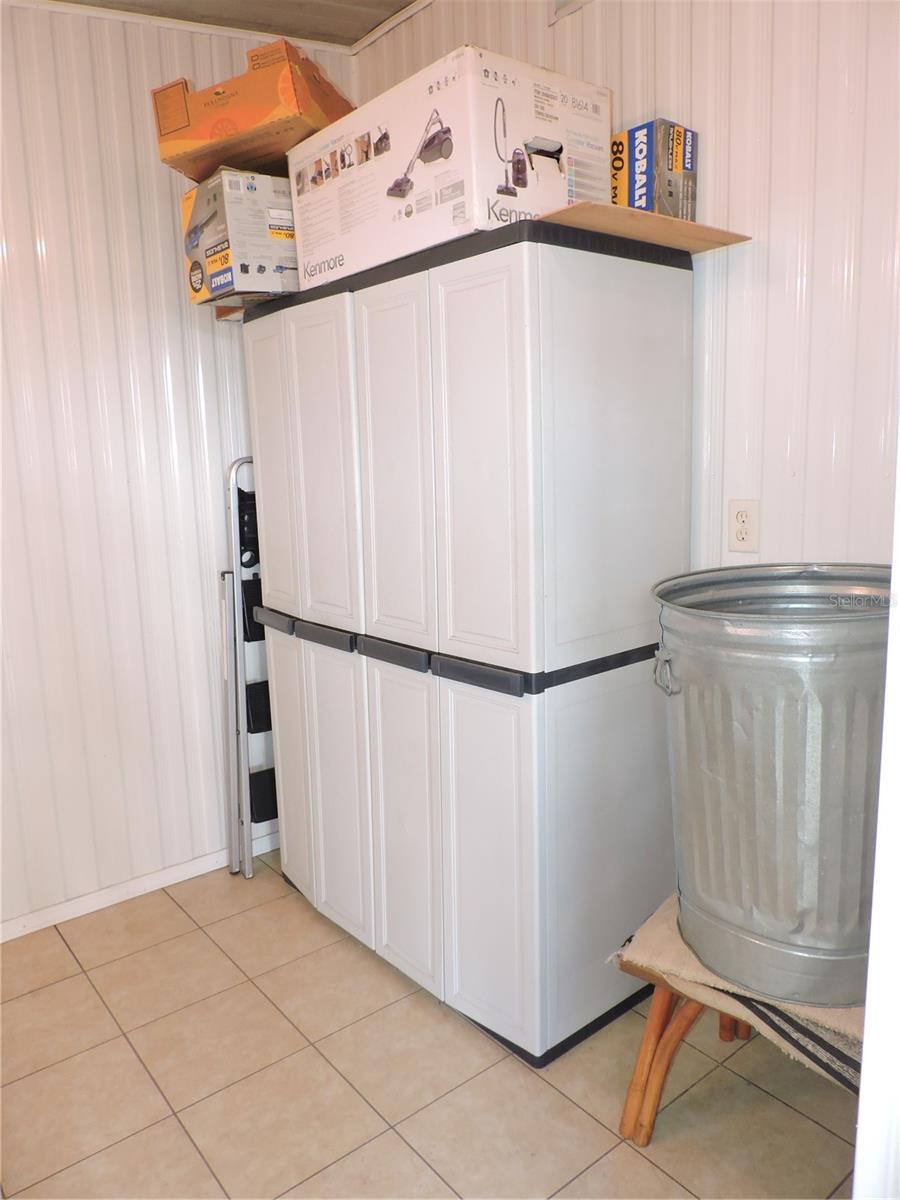 CALOOSA LAKE VILLAGE - Residential