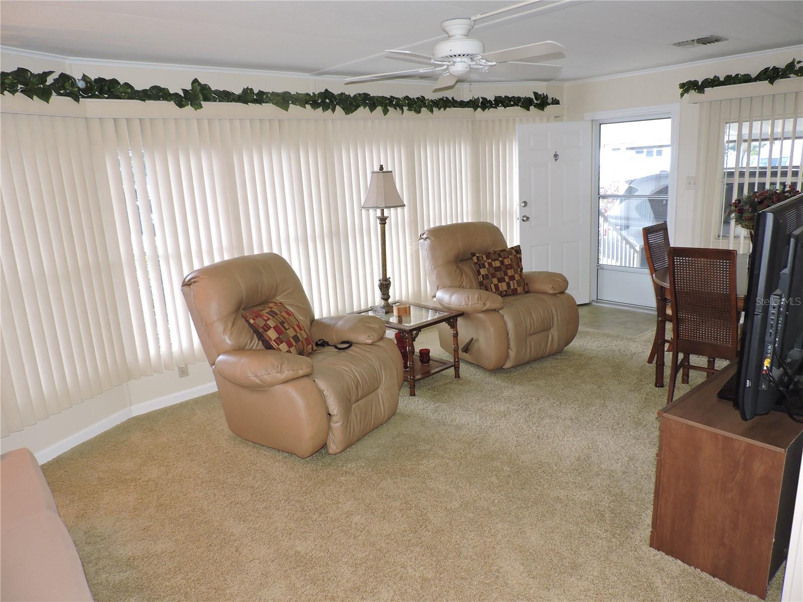 CALOOSA LAKE VILLAGE - Residential