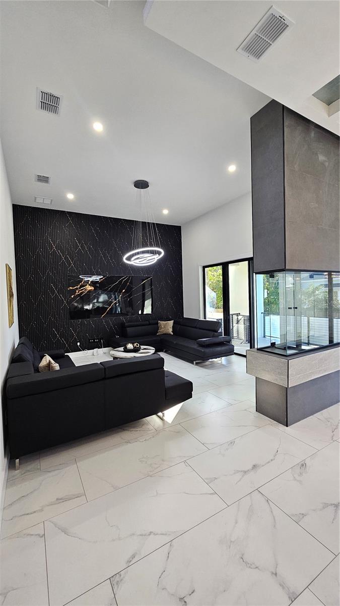 MARYLAND MANOR REV - Residential