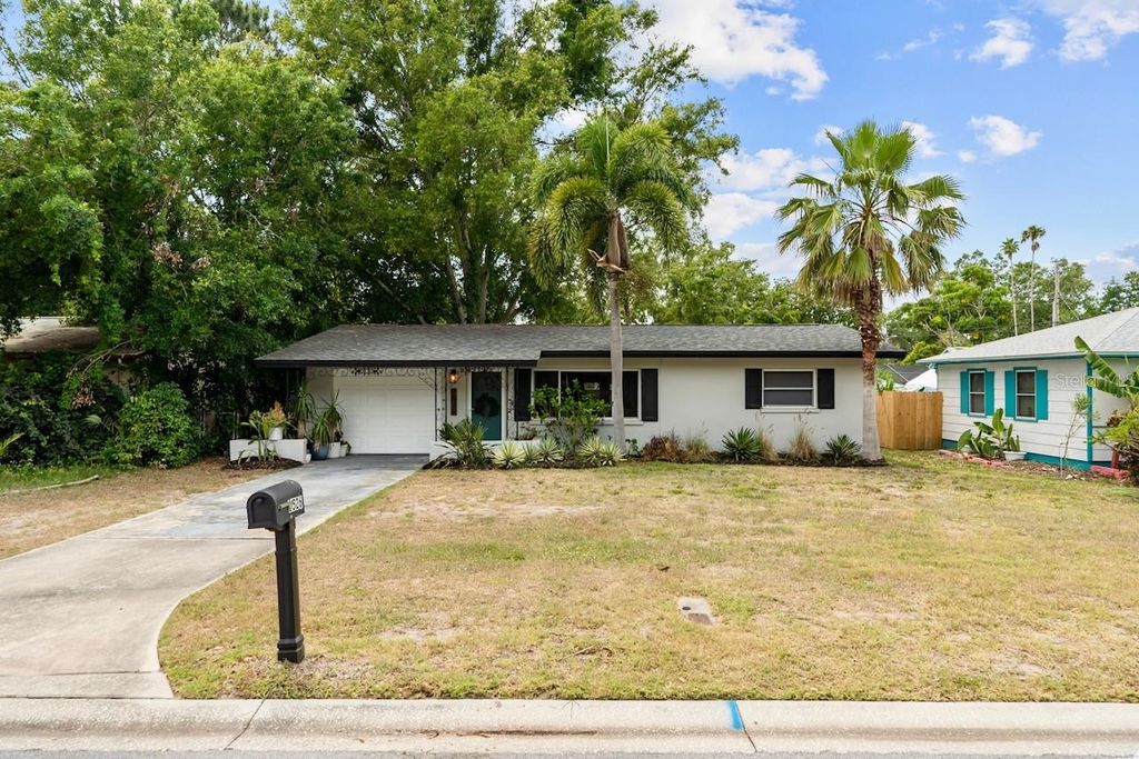 Photo of 1526 San Mateo Drive, Dunedin, FL 34698 (MLS # TB8383452)