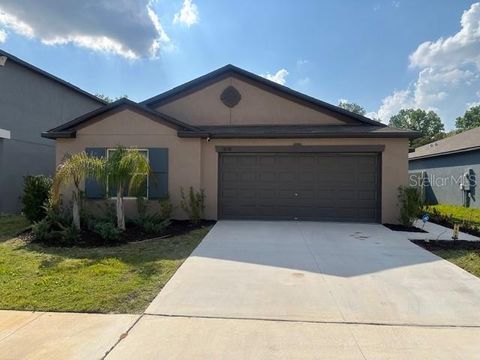 Photo of 1658 Red Loop, Lakeland, FL 33801 (MLS # TB8490699)