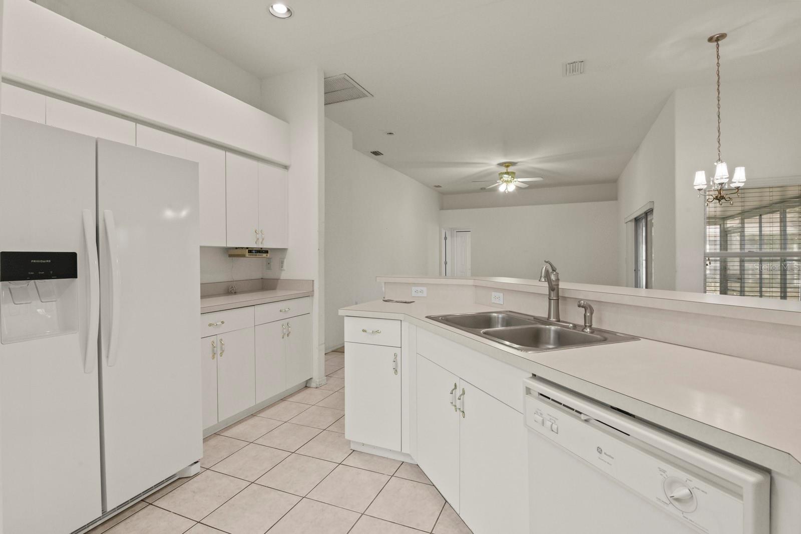 REGAL OAKS - Residential