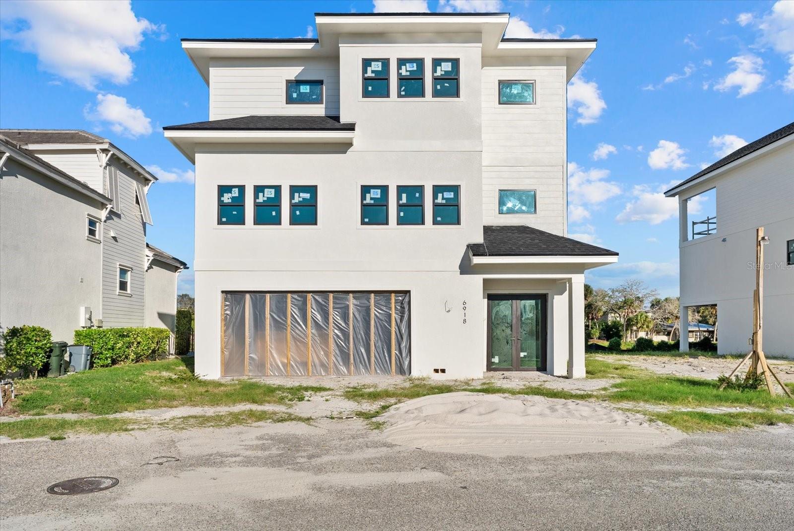 CORONAS PARK - Residential