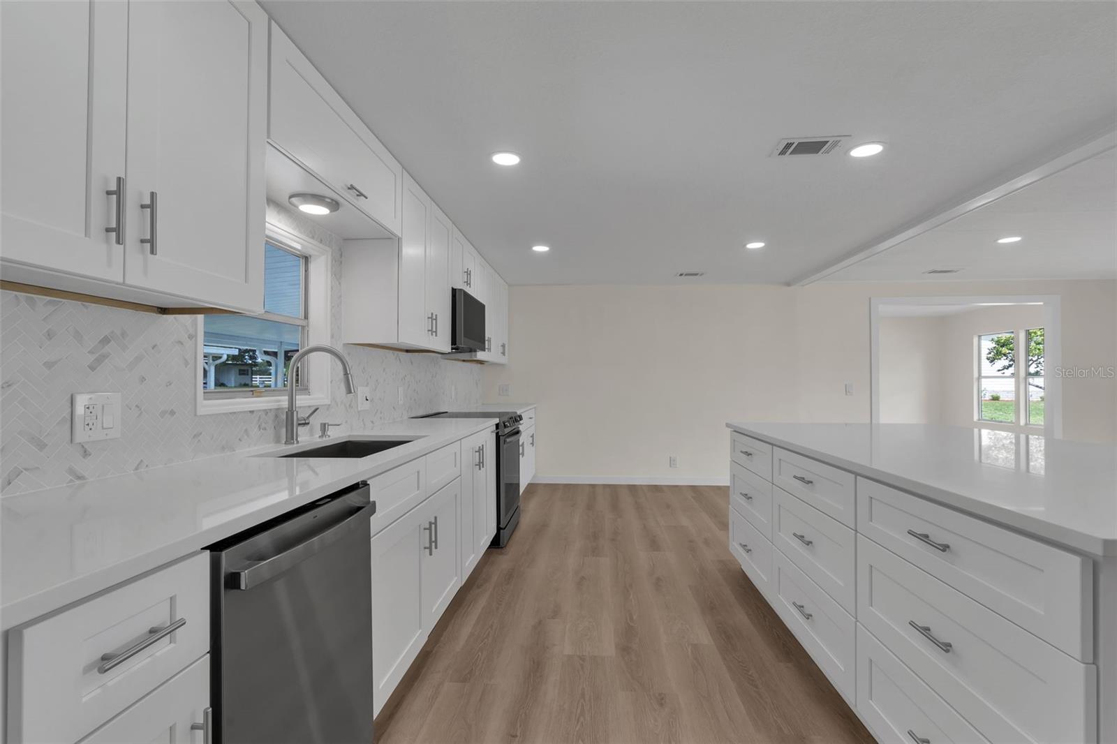 ZELLWOOD - Residential