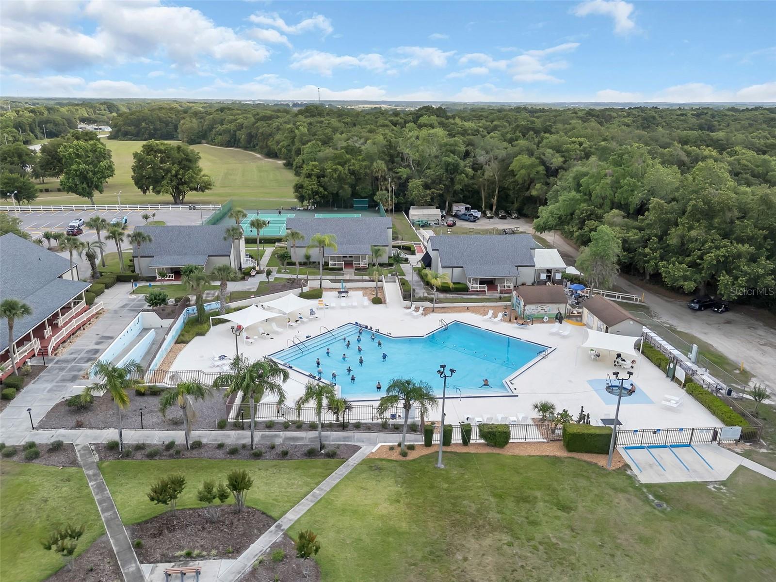 ZELLWOOD - Residential