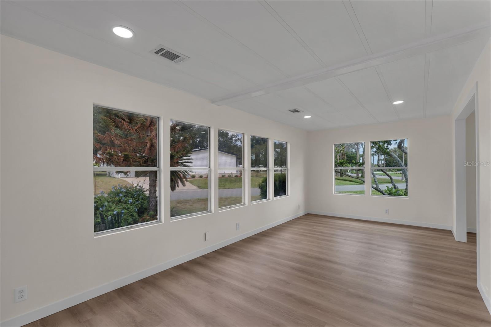 ZELLWOOD - Residential