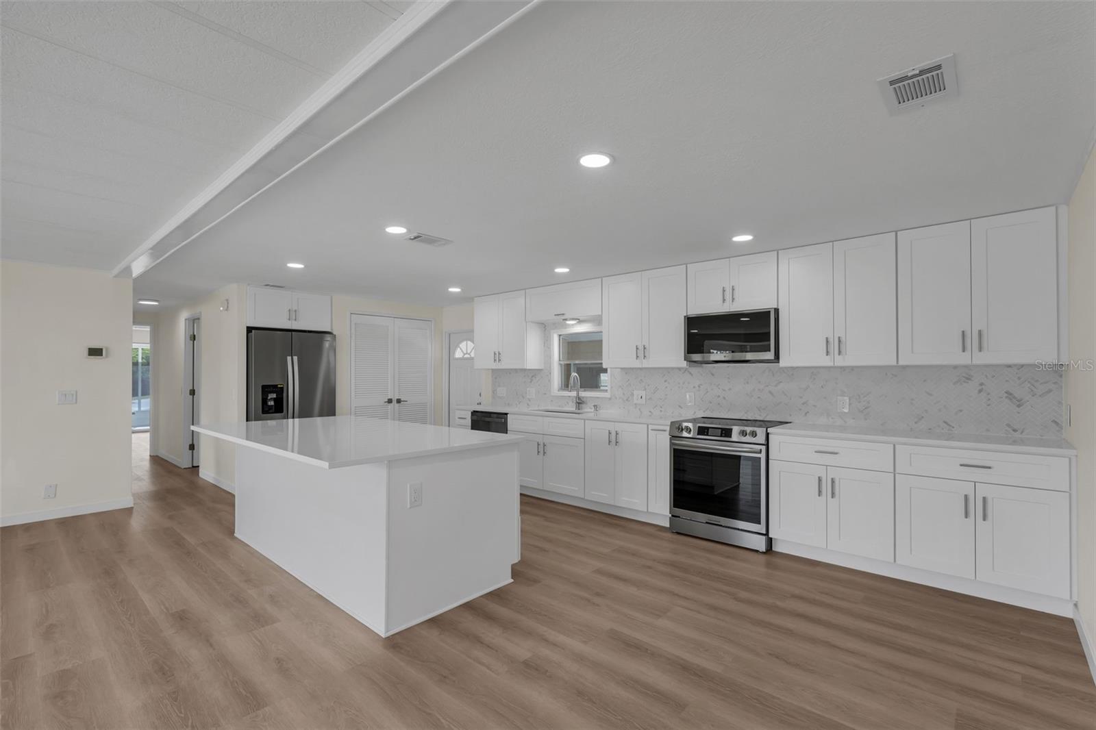 ZELLWOOD - Residential