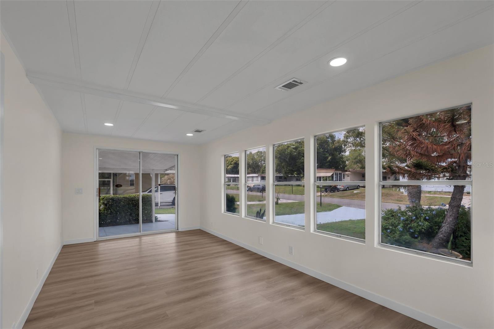 ZELLWOOD - Residential
