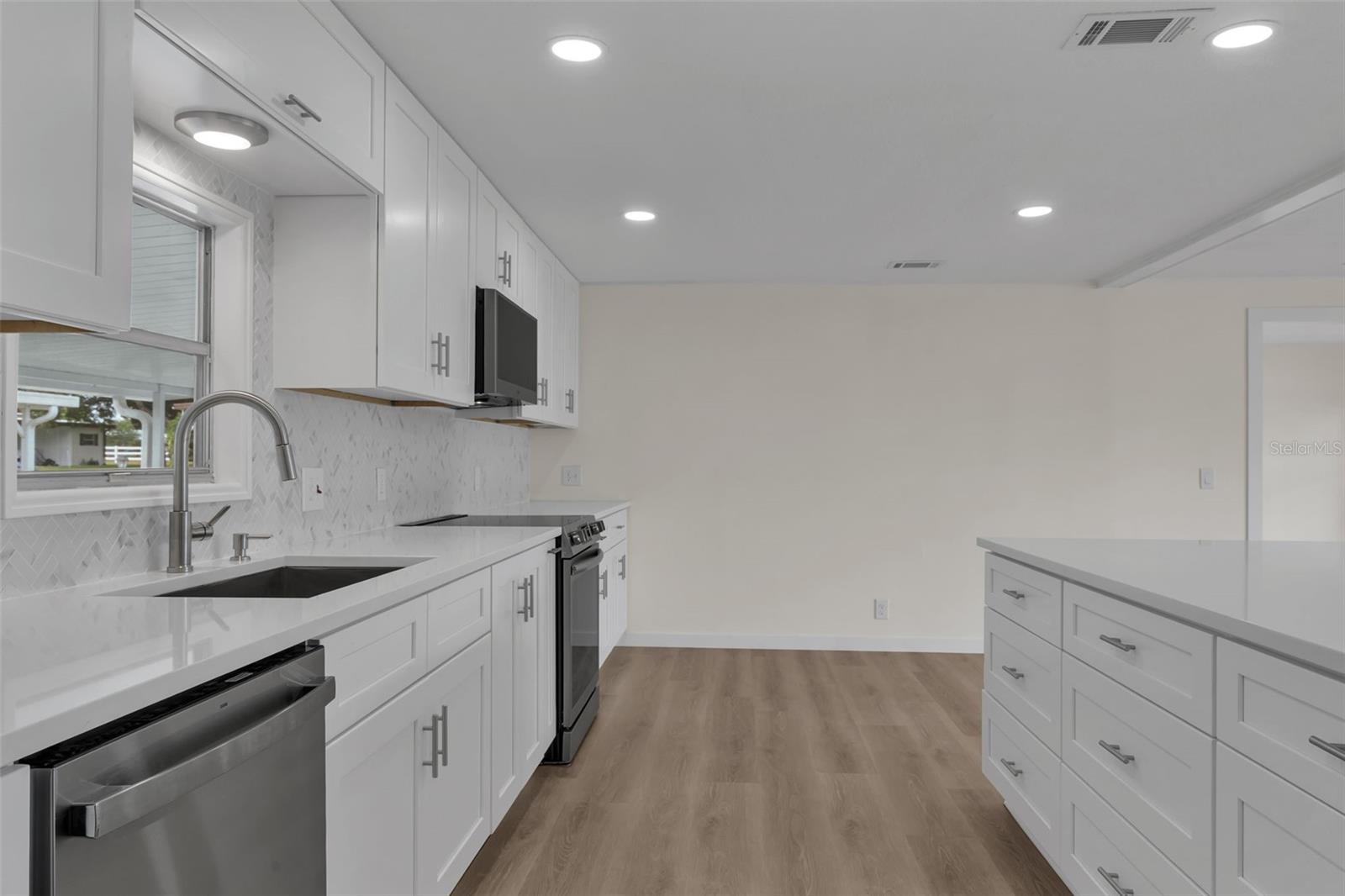 ZELLWOOD - Residential