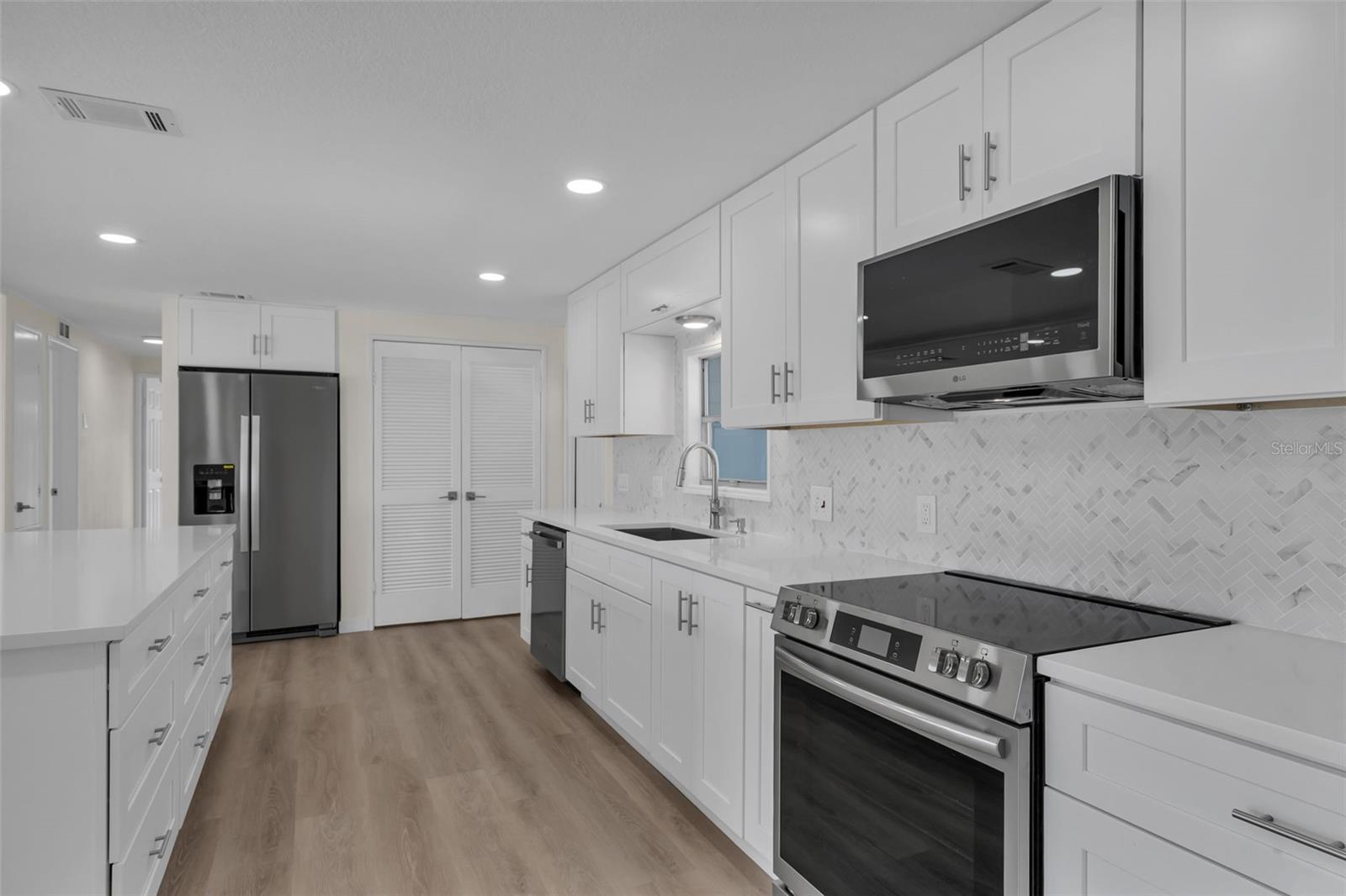 ZELLWOOD - Residential
