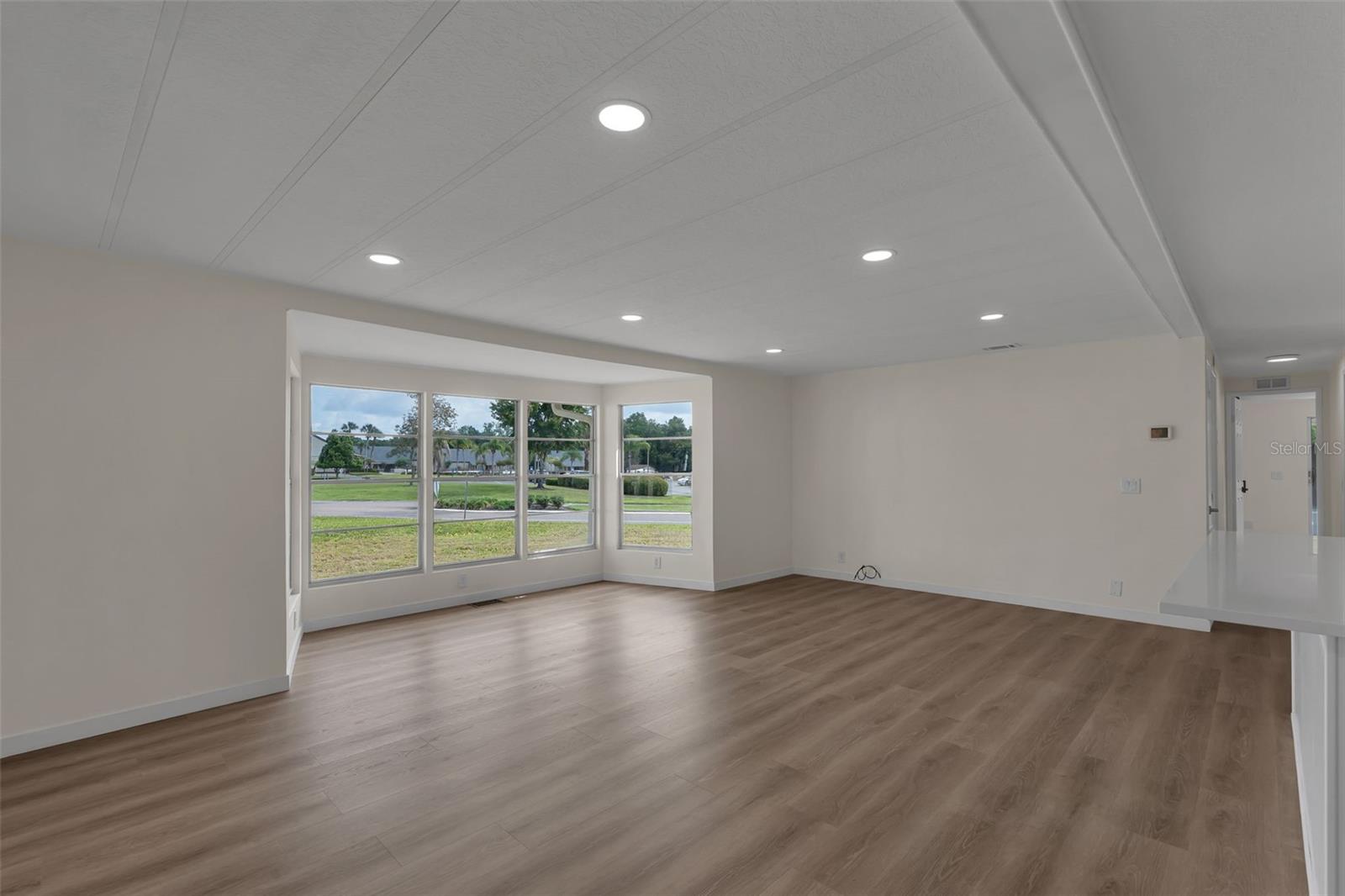 ZELLWOOD - Residential
