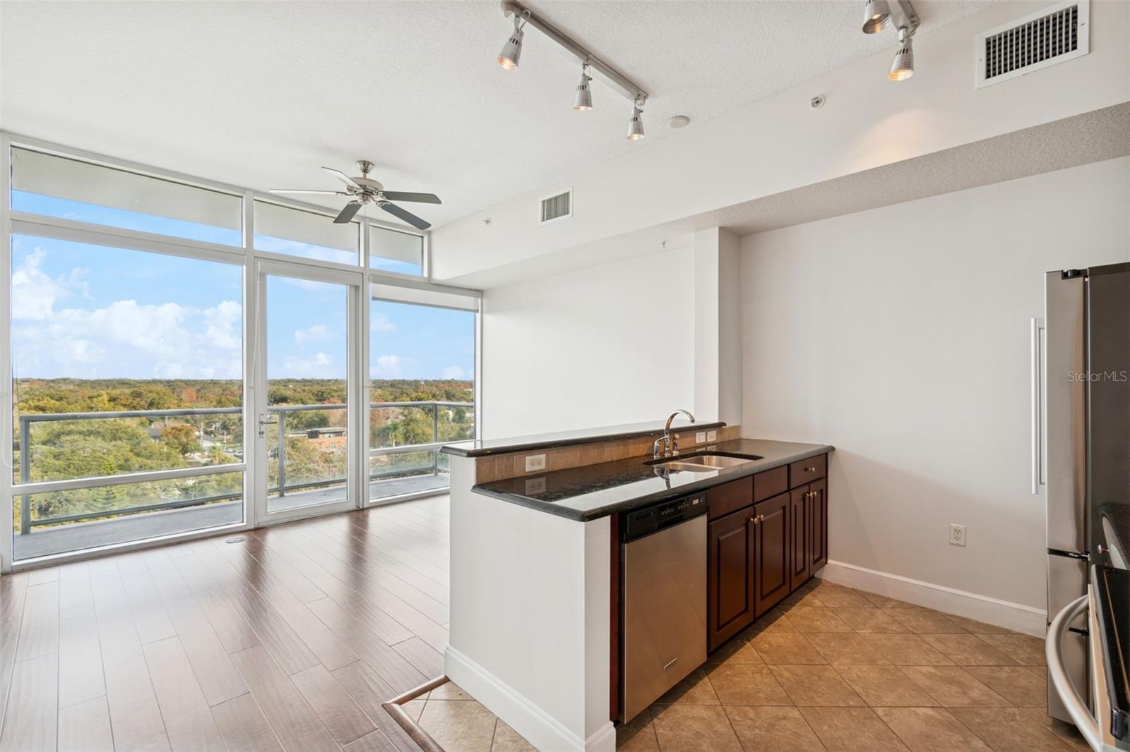 101 EOLA CONDOS - Residential Lease