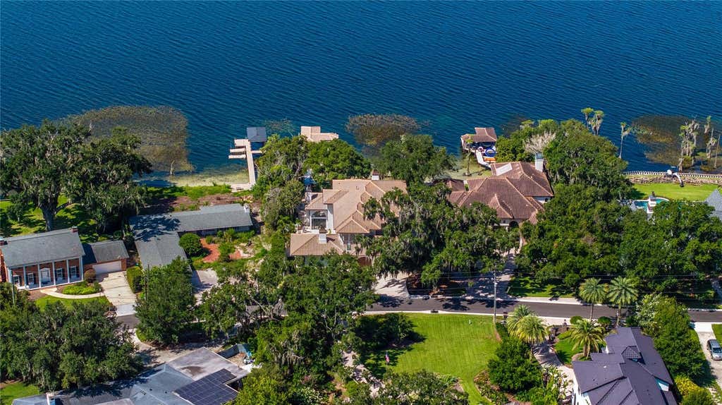 Photo of 800 W 2nd Avenue, Windermere, FL 34786 (MLS # O6422976)