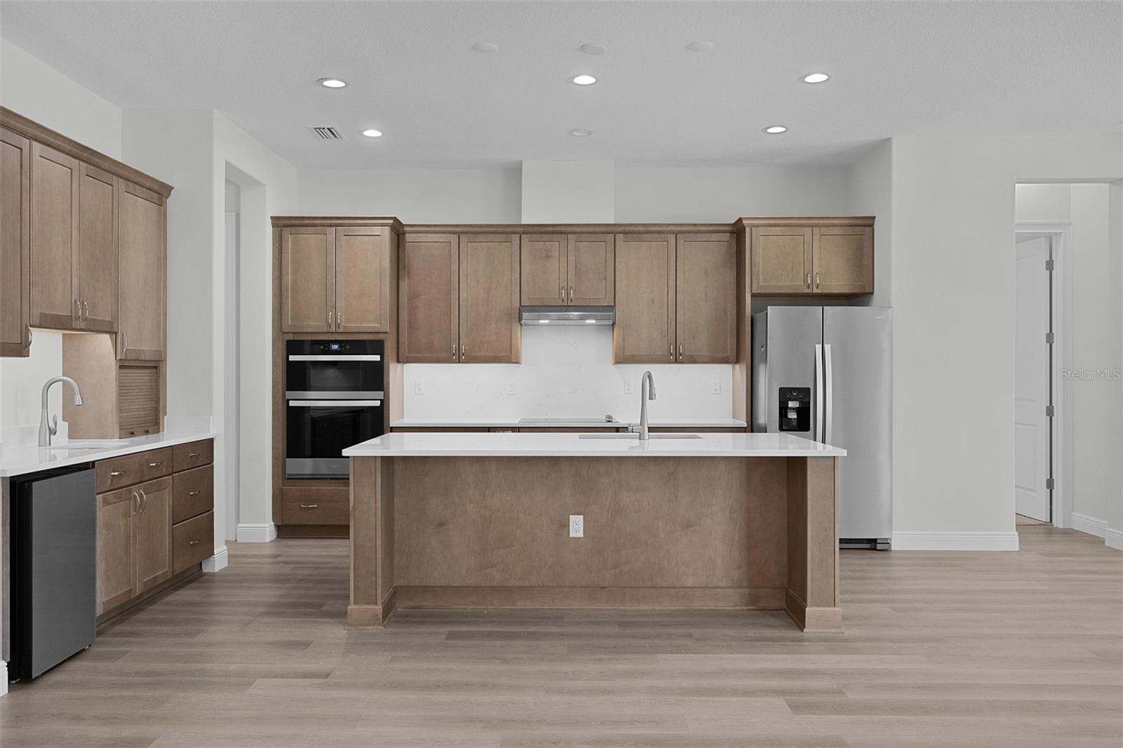 HARBOR HILLS - Residential