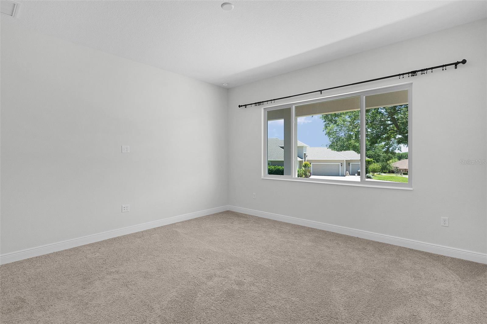 HARBOR HILLS - Residential