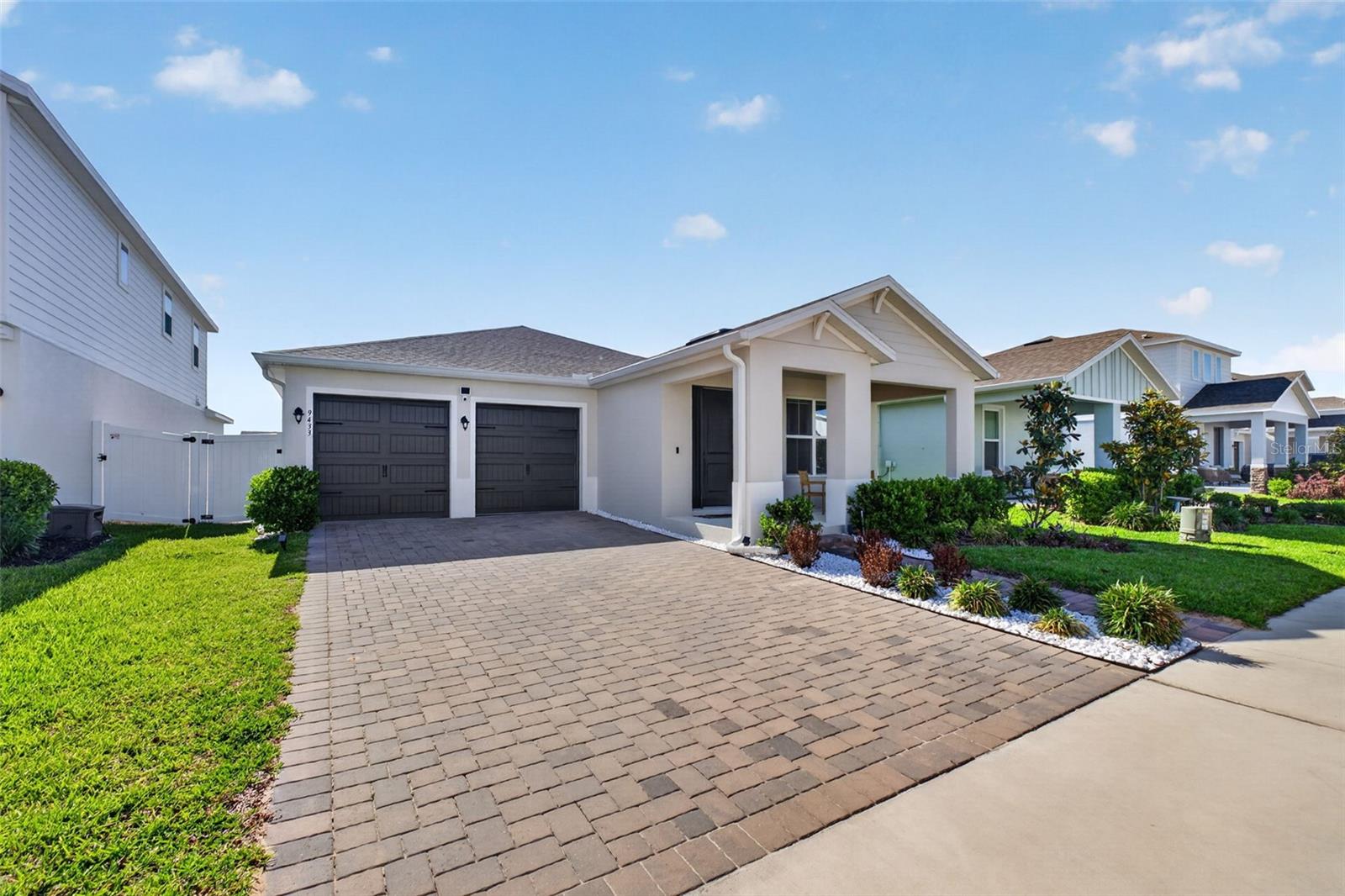 9433 EMERALD BERRY DRIVE