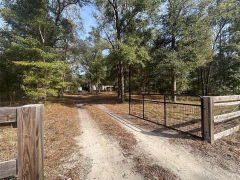 Photo of 595 SW Trenton Terrace, Fort White, FL 32038 (MLS # GC536760)