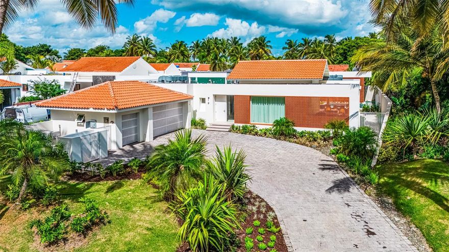 Luxury Style extraordinary house within the Dorado Beach premises