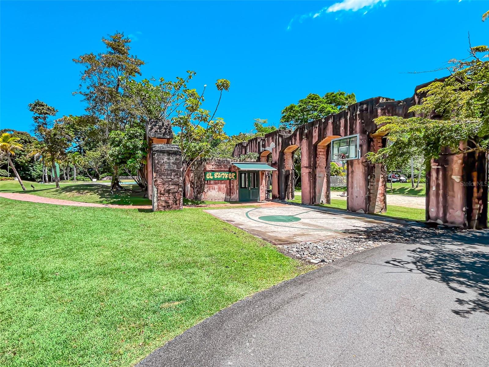 DORADO BEACH EAST - Residential