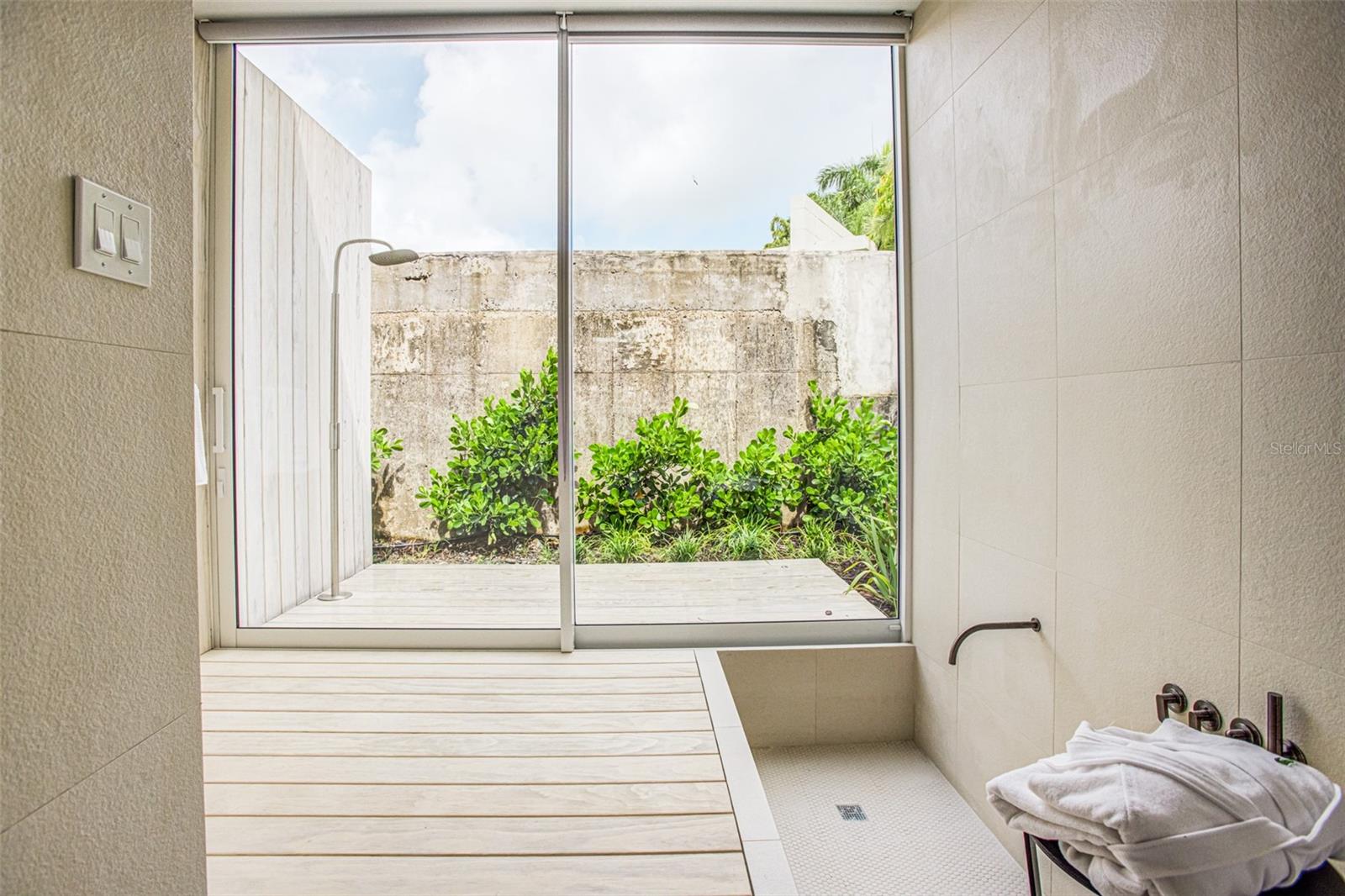 DORADO BEACH EAST - Residential