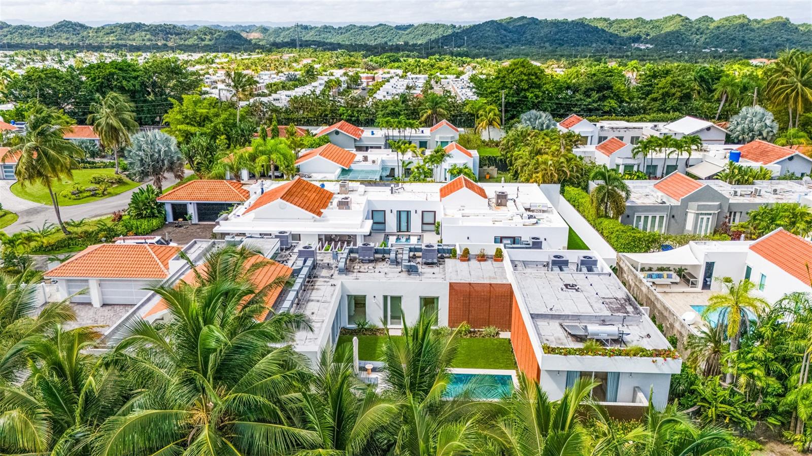 DORADO BEACH EAST - Residential