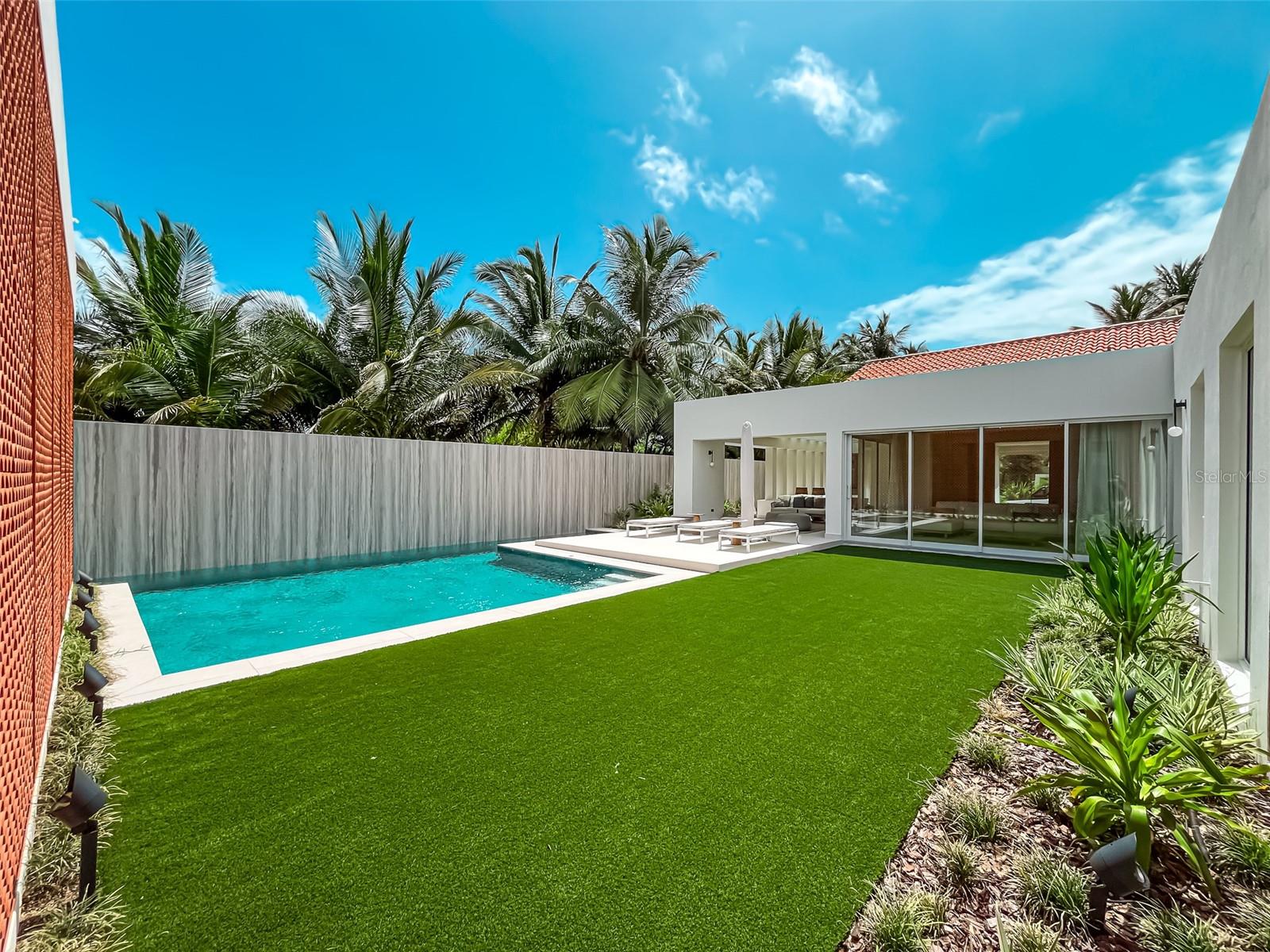 DORADO BEACH EAST - Residential