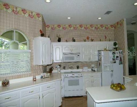 A home in LAKELAND