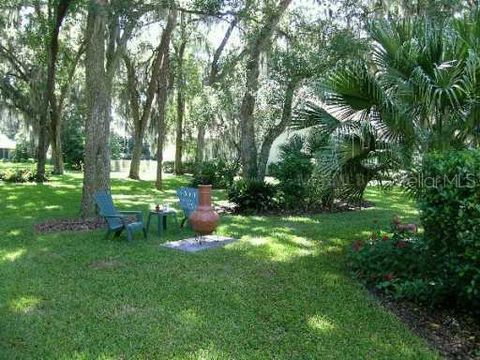 A home in LAKELAND