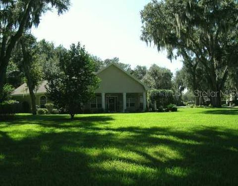 A home in LAKELAND