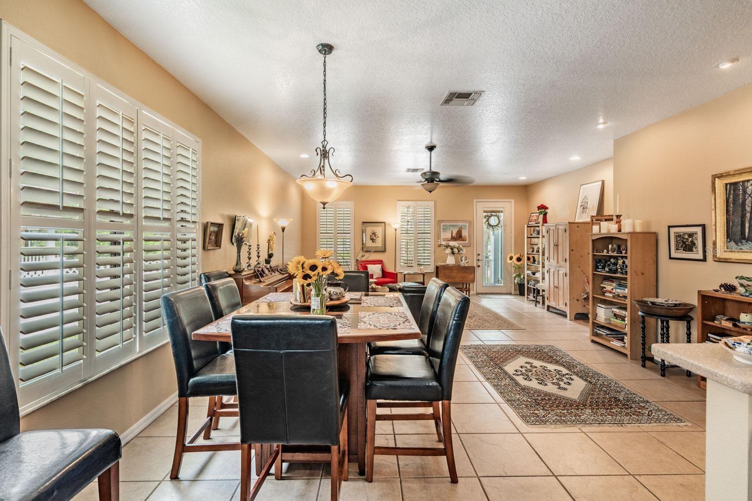 JUNES ACRES - Residential