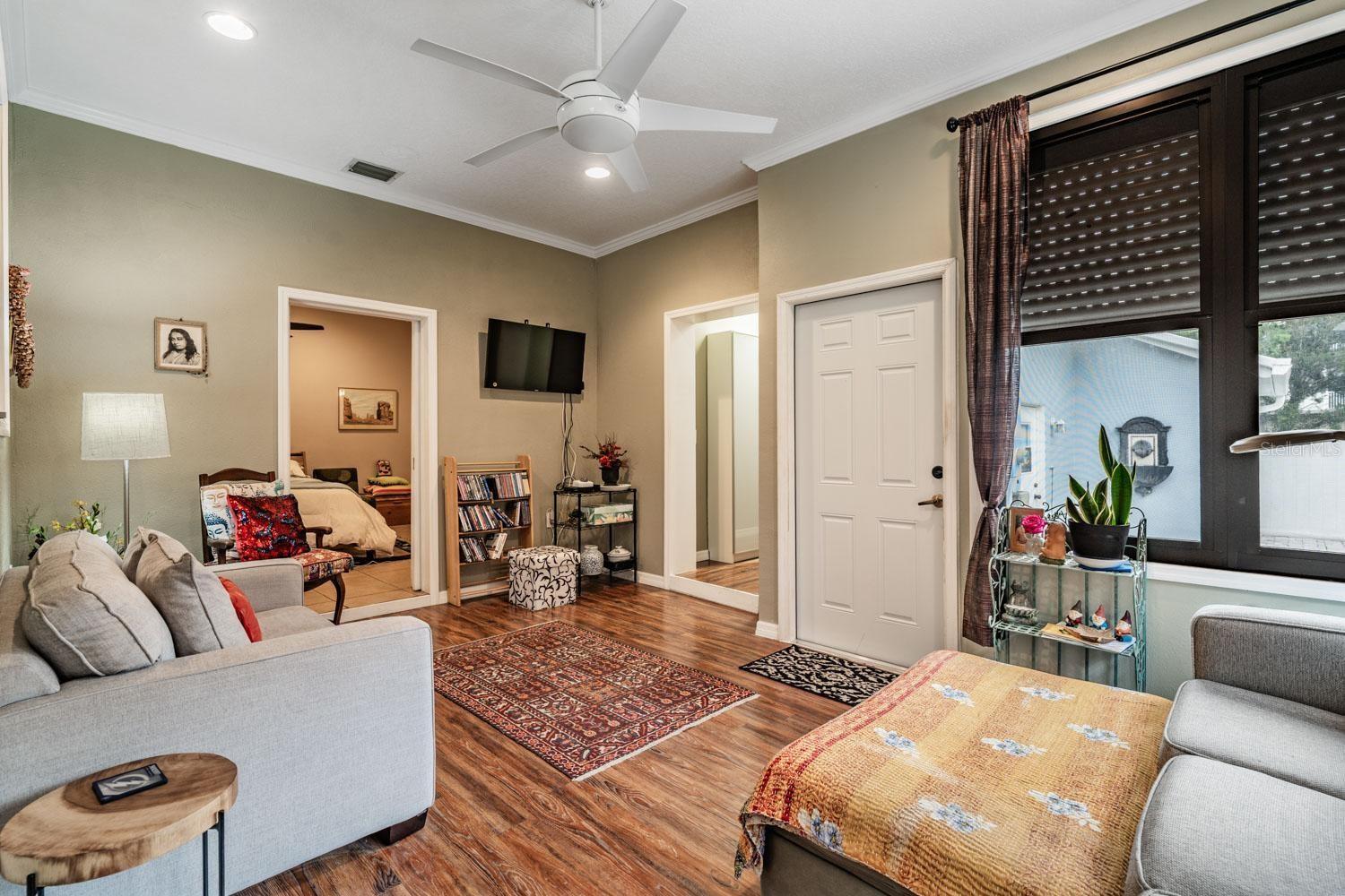 JUNES ACRES - Residential