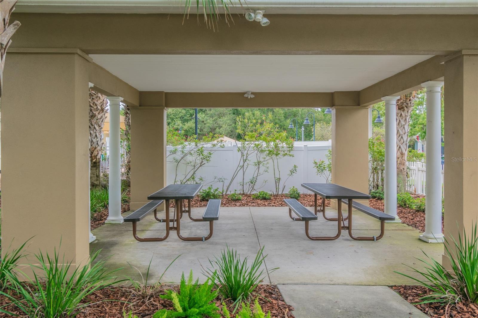 JUNES ACRES - Residential