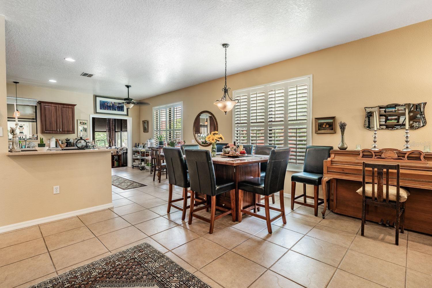 JUNES ACRES - Residential