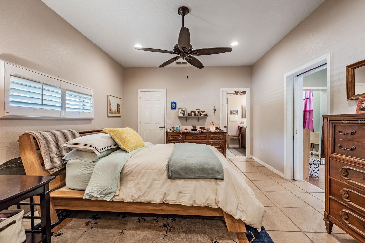 JUNES ACRES - Residential